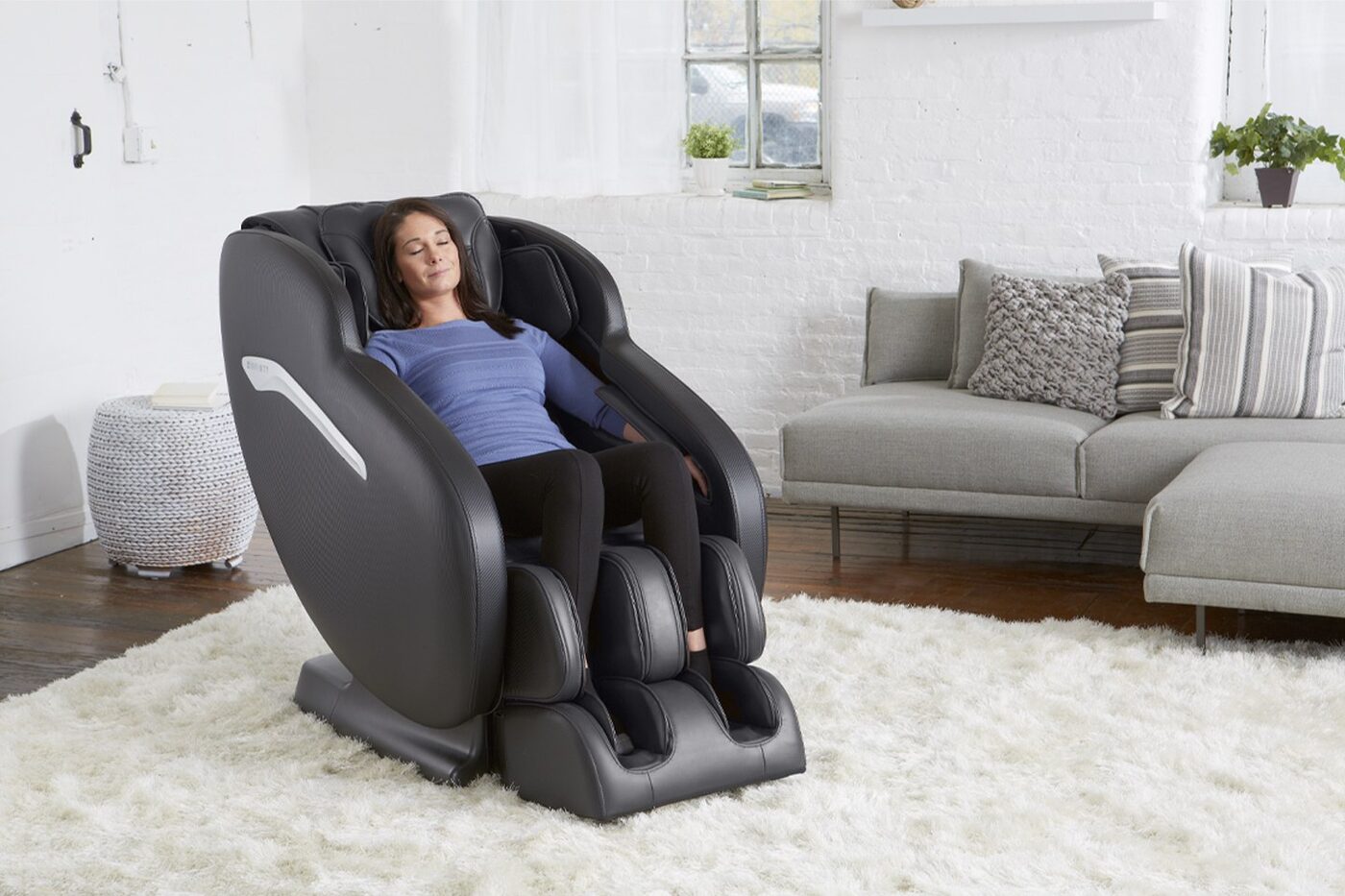 Aura Massage Chair (Limited Availability) Black